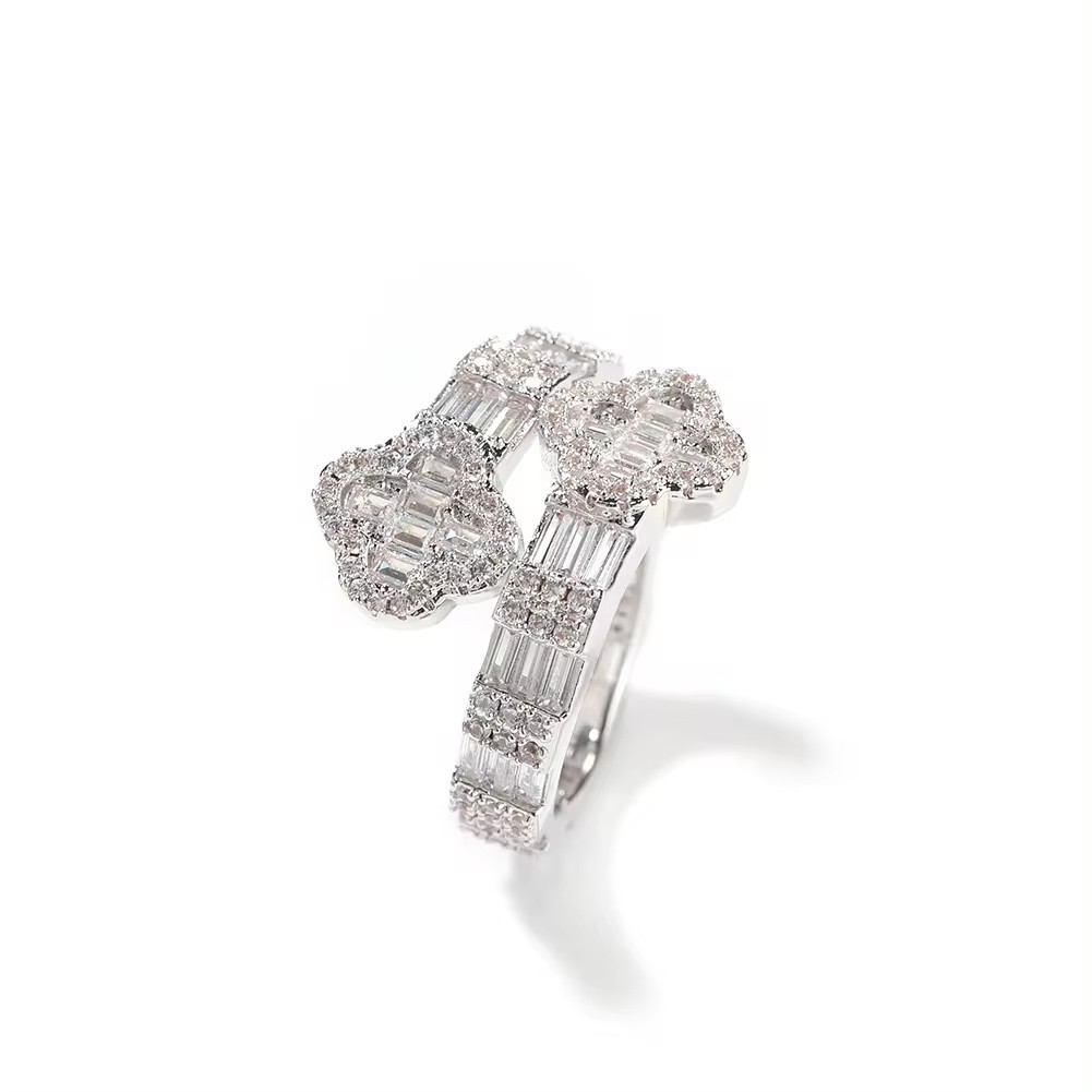 clover ring